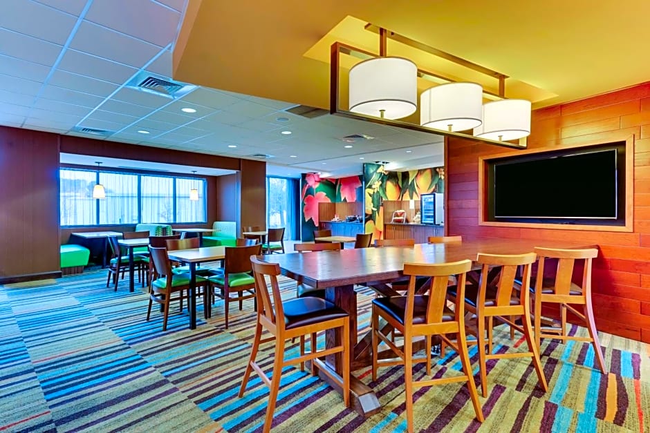 Fairfield Inn & Suites by Marriott Dunn I-95