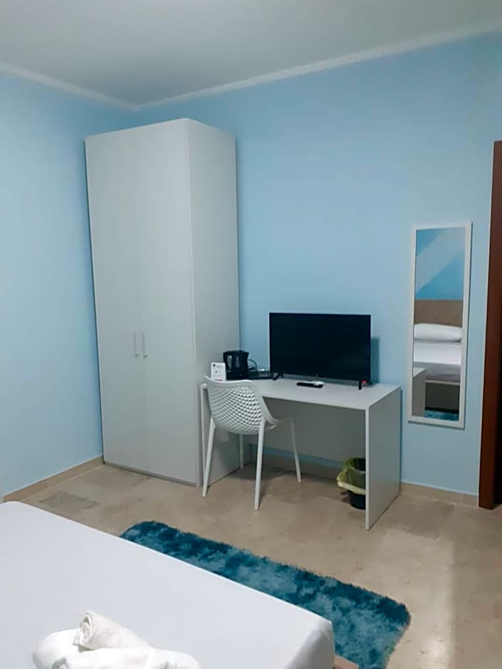 LOVELY BIANCO - Rooms & Apartment