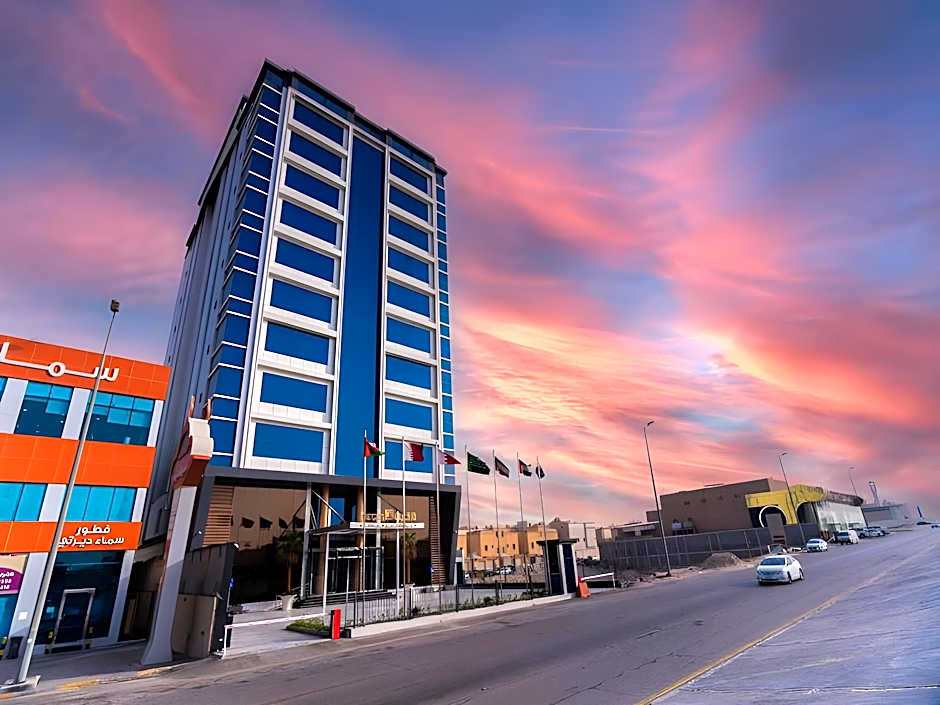 The Gate Hotel and Apartments