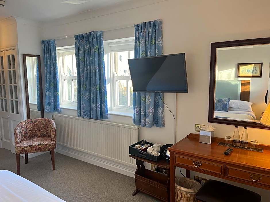 Noel Arms - "A Bespoke Hotel"