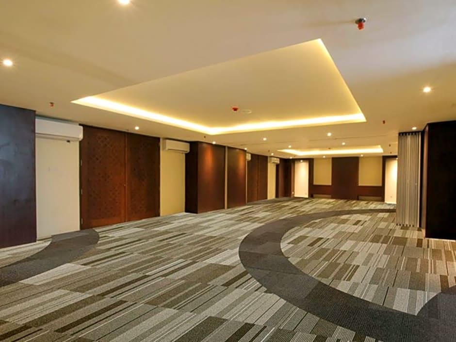 Signature Hotel Seminyak