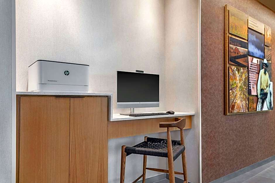 Fairfield by Marriott Inn & Suites Kansas City at The Legends