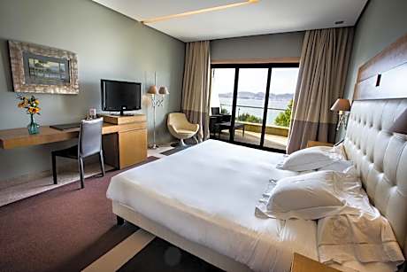 Superior Double or Twin Room with Sea View