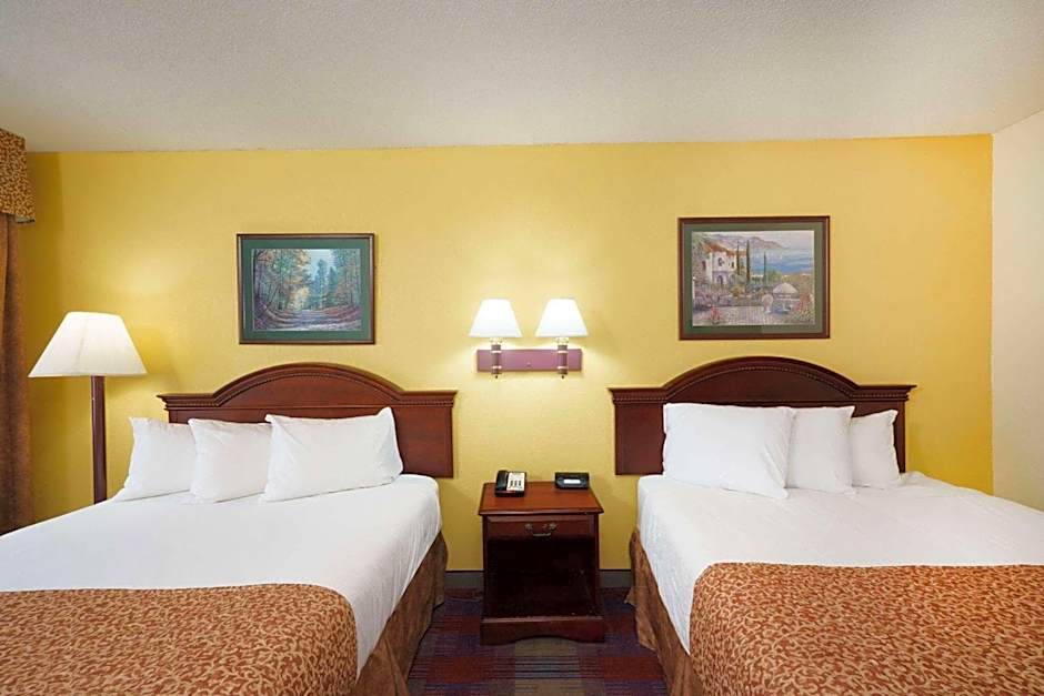 Travelodge by Wyndham Montgomery East