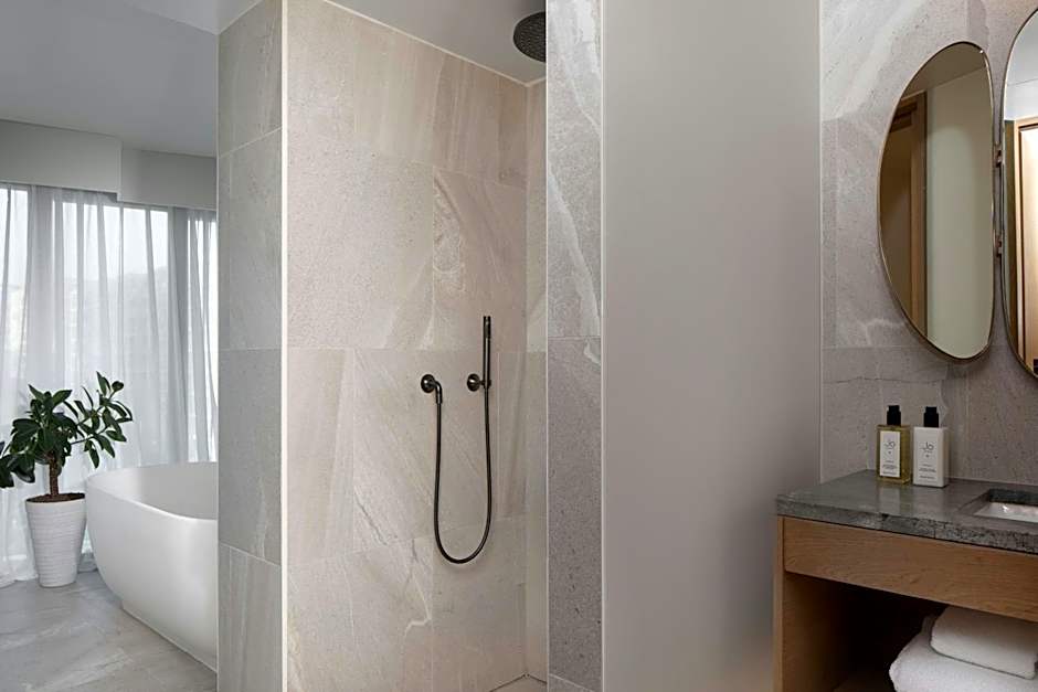 The Stratford, Autograph Collection