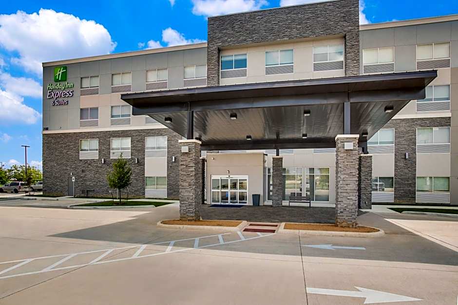 Holiday Inn Express And Suites Denton South By IHG