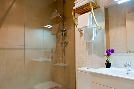 APARTMENT CAPACITY 4 TWO BEDROOMS