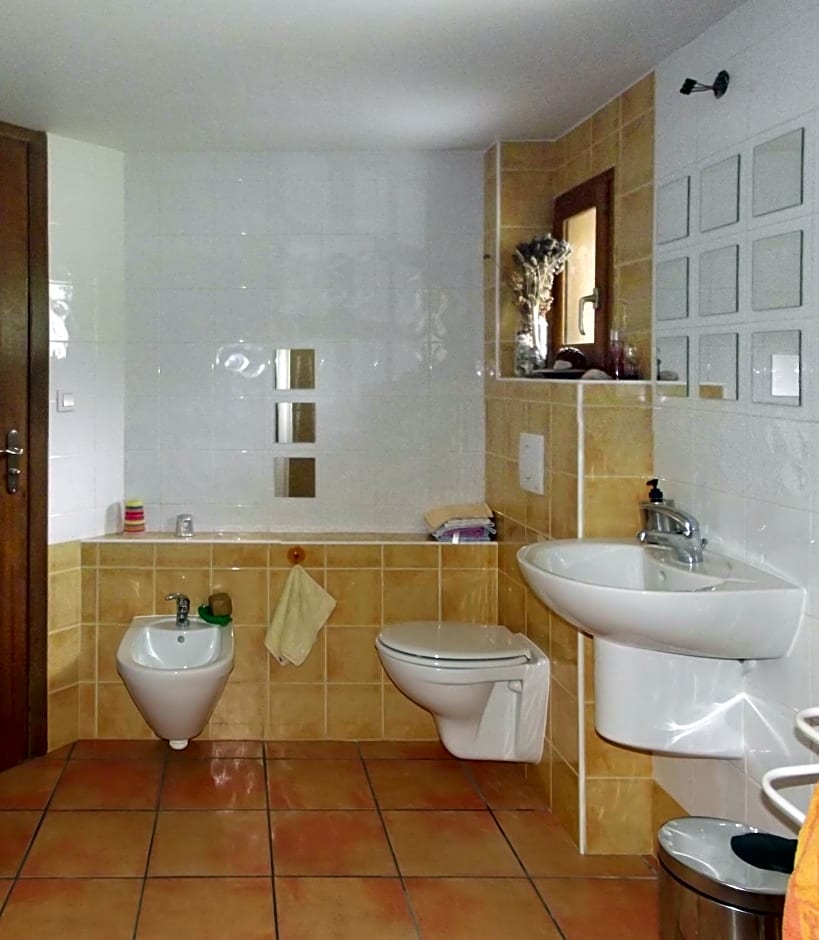 Chalet Les Cols - Chambres avec terrasse & jardin - proche de la nouvelle gare