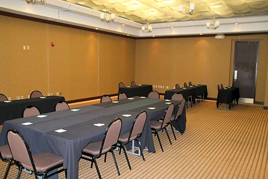 Holiday Inn Macon North By IHG