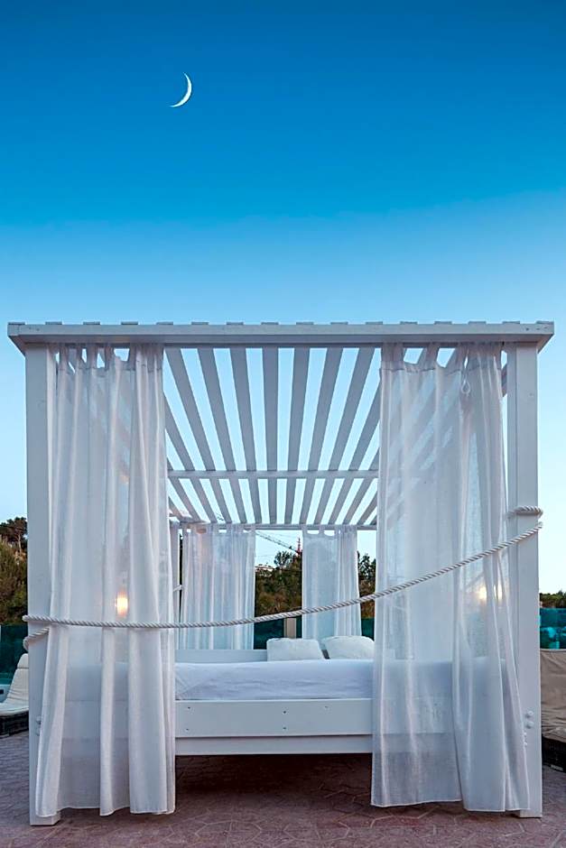 Aparthotel Puerto Cala Vadella