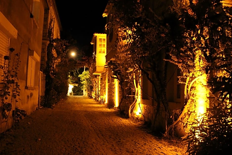 Begonvil Otel Alacati