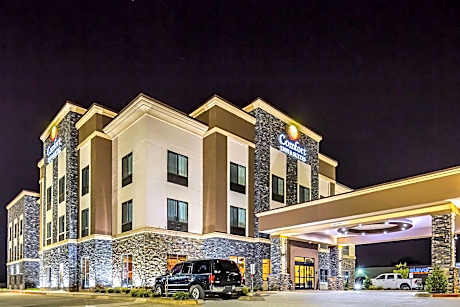 Comfort Inn & Suites Moore