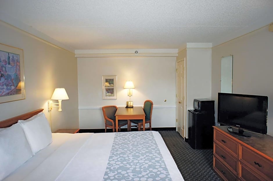 La Quinta Inn & Suites by Wyndham Tampa Bay Pinellas Park Clearw