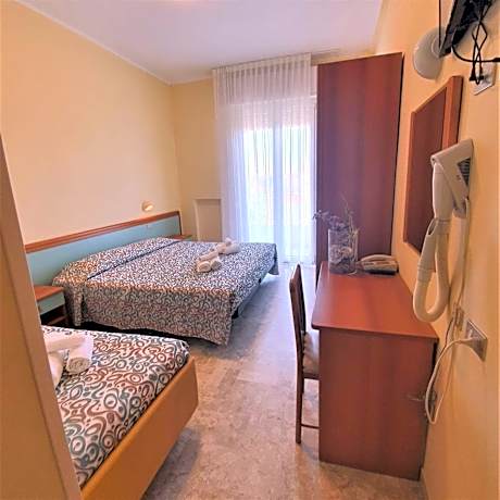 Triple Room with Sea View