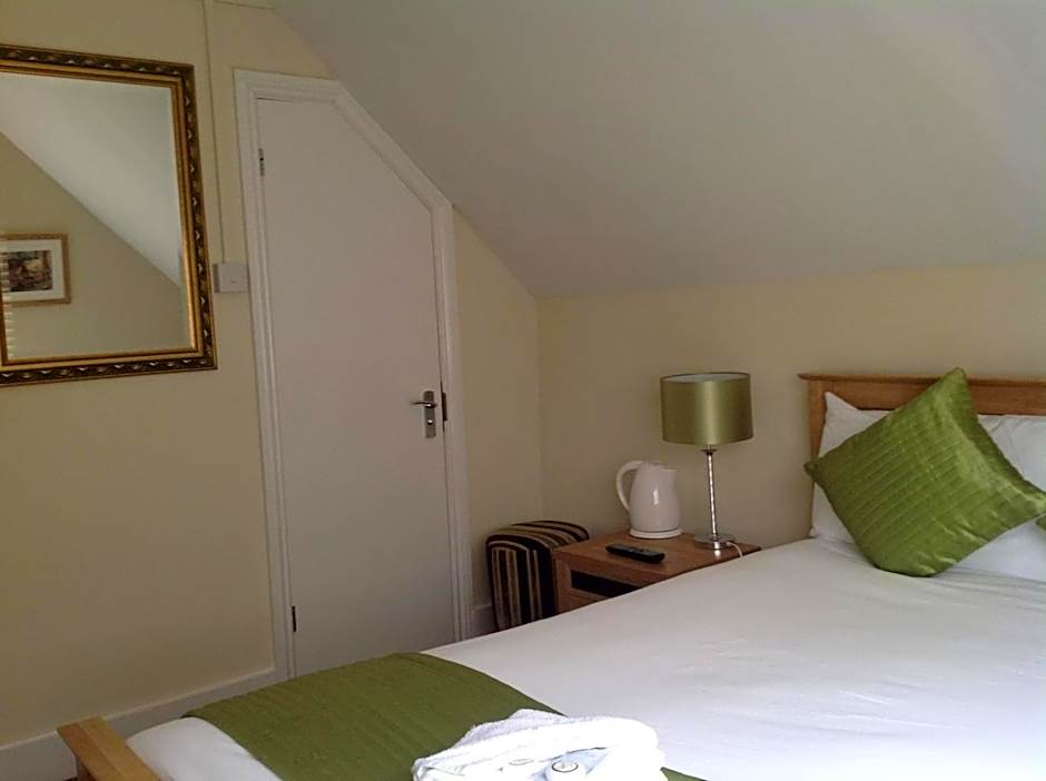 Zdjęcie 1 z 6 — Standard Single Room with Shared Bathroom