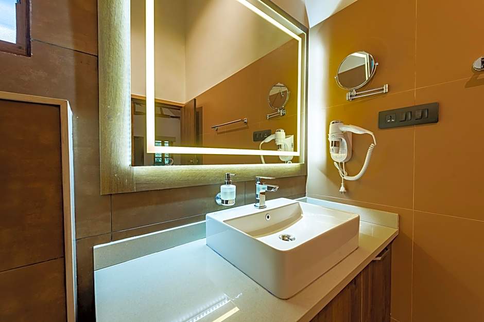 Shanthi Kunnj Riverside Exotica