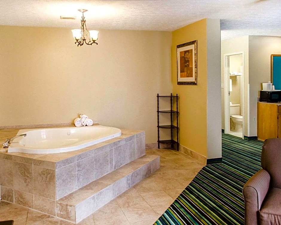 Quality Inn & Suites Medina - Akron West
