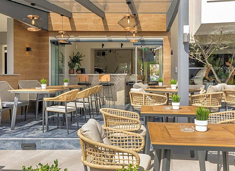 Costa De Luxe Suites