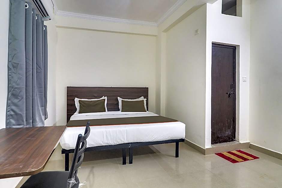 Collection O Hotel SBR Kondapur Near RTO office