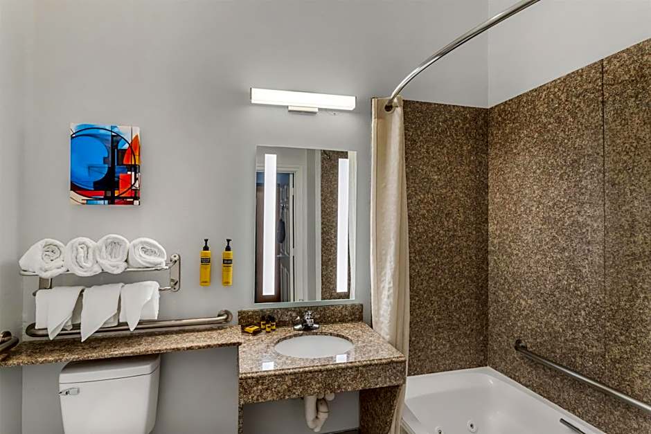 Best Western Plus New Caney Inn & Suites