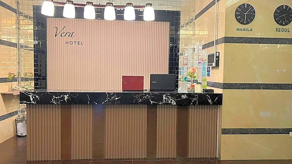Townhouse Oak Vera Hotel Near Clark International Airport