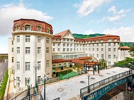 Takarazuka Hotel