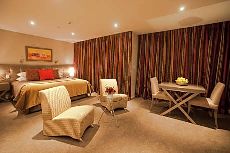 Executive Studio with Spa Bath