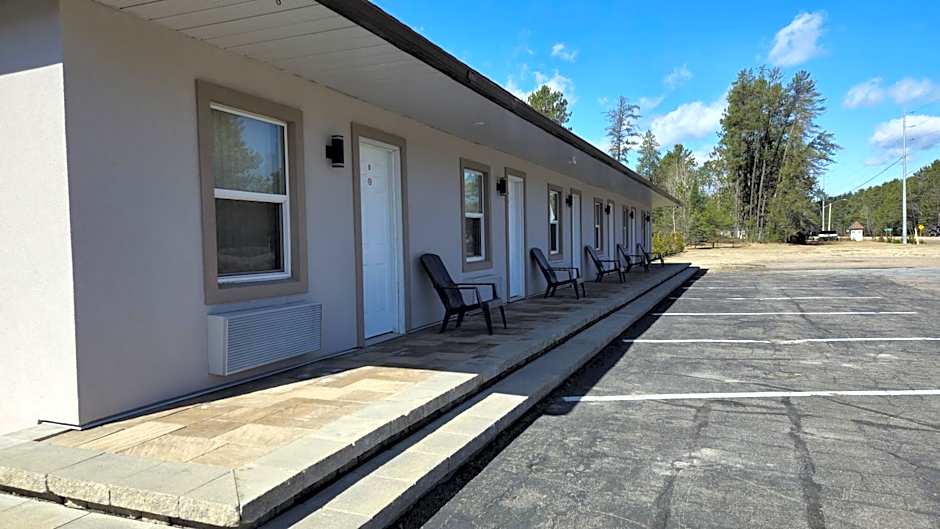 Deep River Motel