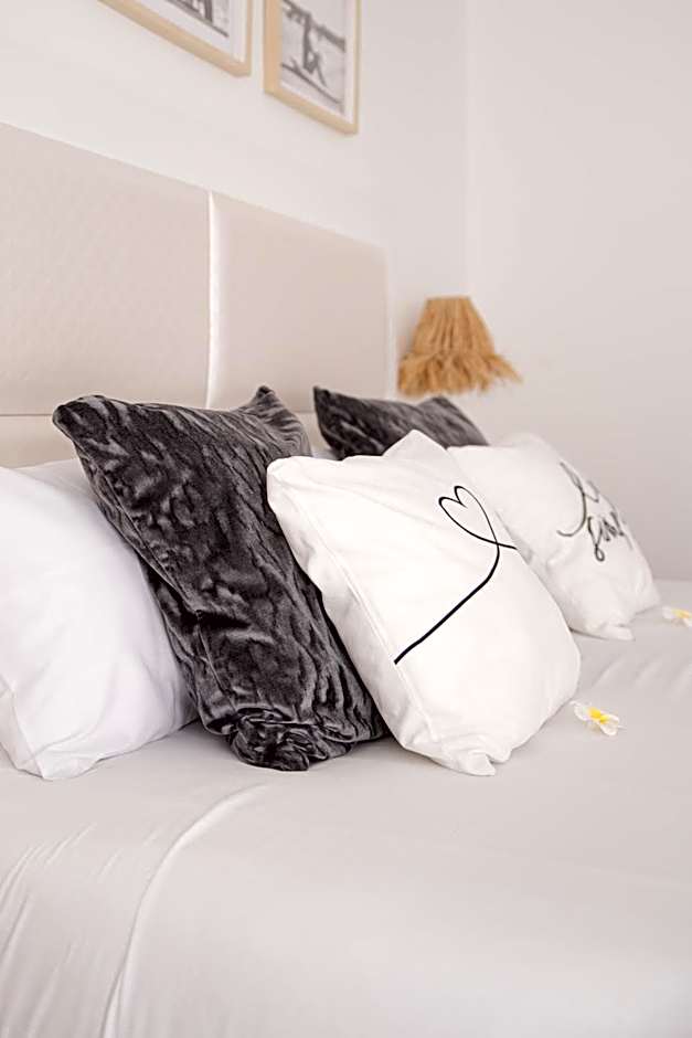 SUPERTUBOS HOUSE Peniche