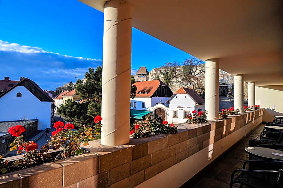 Imola Udvarház Dessert Hotel