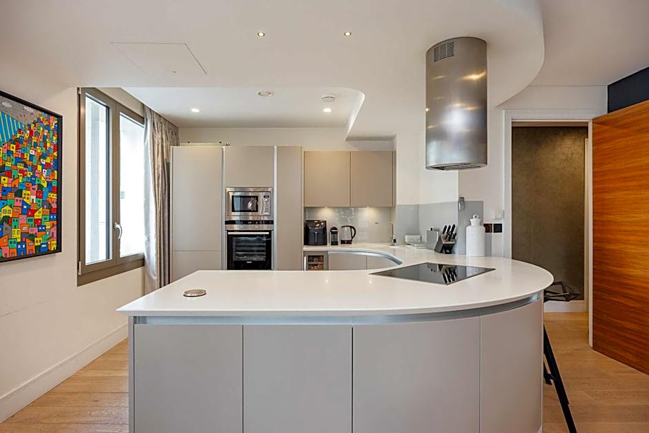 Veeve - Westbourne Curve