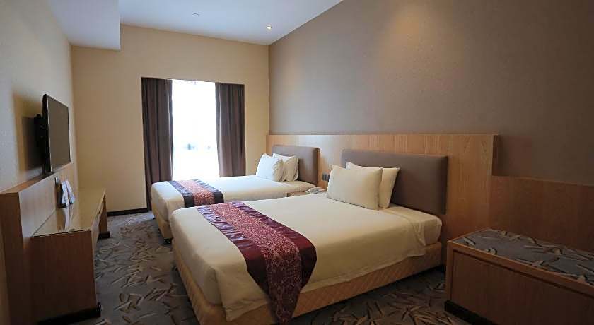 Imperial Riverbank Hotel