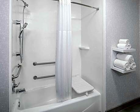 King Room - Mobility Access/Non-Smoking