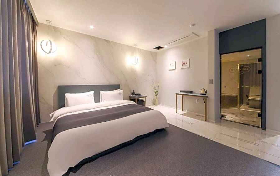 Gimhae Jangyu Stayin Hotel