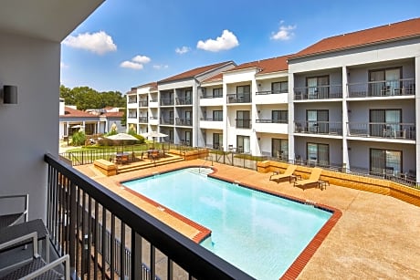 Suite, 1 Bedroom, Courtyard View (1 King Bed and 1 Double Sofa Bed)