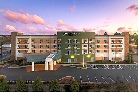 Courtyard® by Marriott® Fayetteville Fort Liberty/Spring Lake