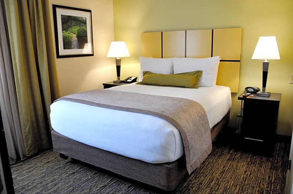 Candlewood Suites Sterling By IHG