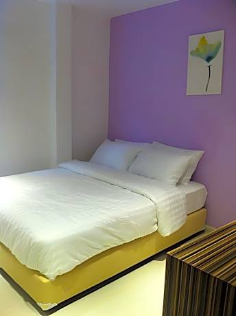 Economy - Non-Smoking