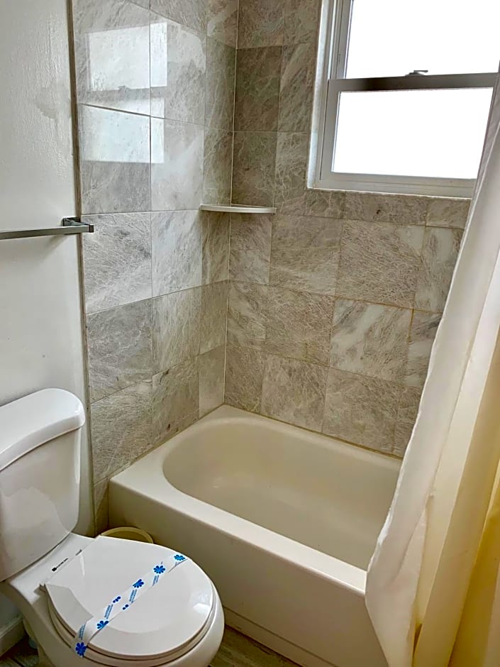 White Caps Motel