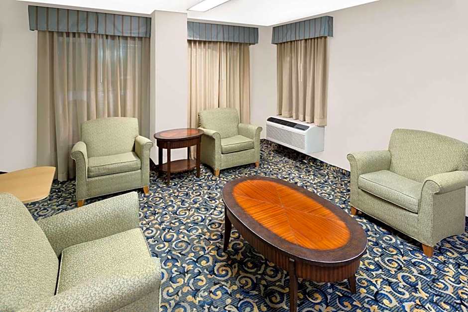 Super 8 by Wyndham Hattiesburg South