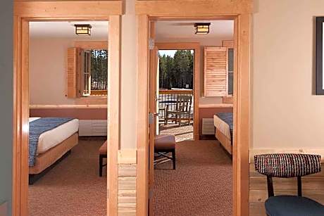 Suite 1 King & 1 Queen (1 Queen Bed and 1 King Bed)