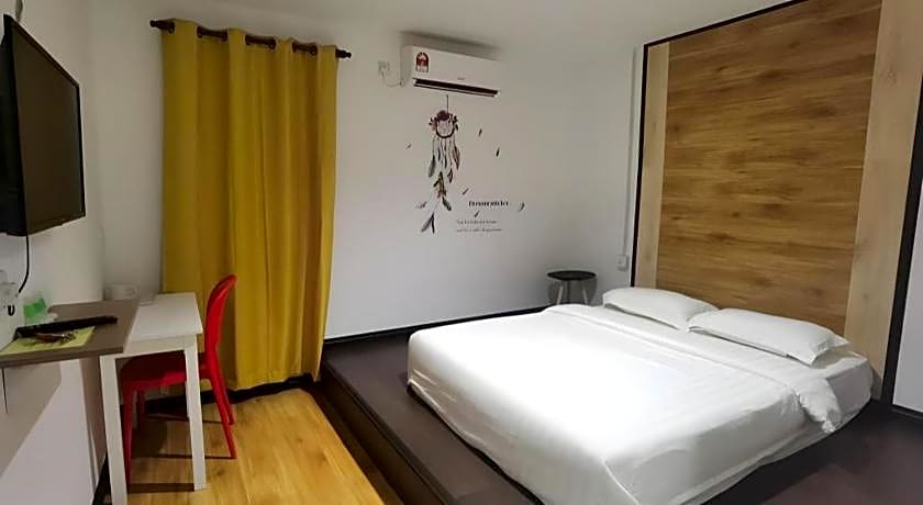 OYO HOME 90667 Chen Room Bs