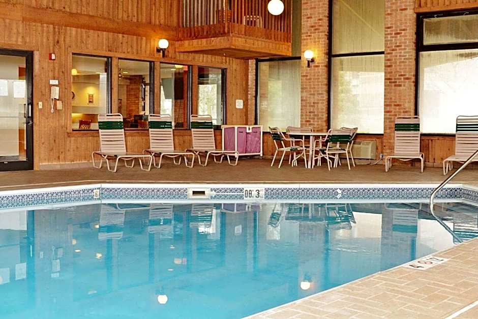 Country Hearth Inn & Suites - Kenton