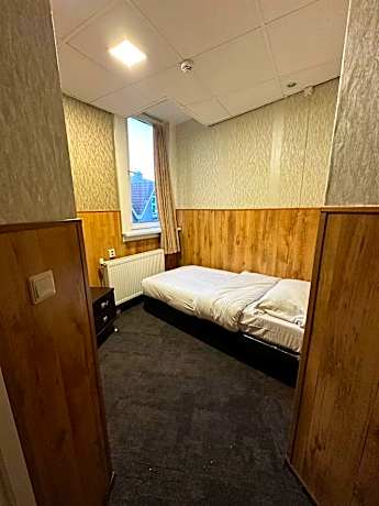 Single Room with Shared Bathroom