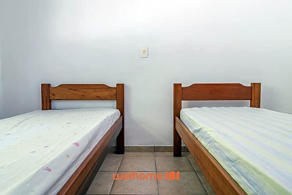 Casa em Ubatuba com área gourmet e acesso a rio