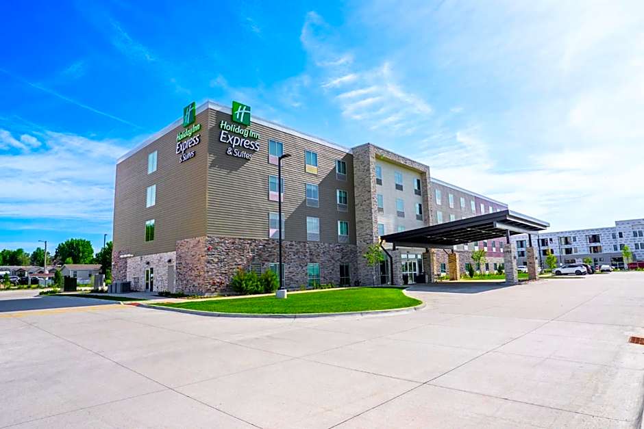 Holiday Inn Express & Suites Cedar Rapids NW - Marion By IHG