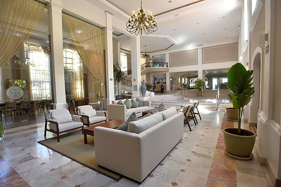 Plaza Camelinas Hotel