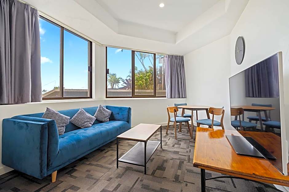 Tiki Hotel Apartments Surfers Paradise