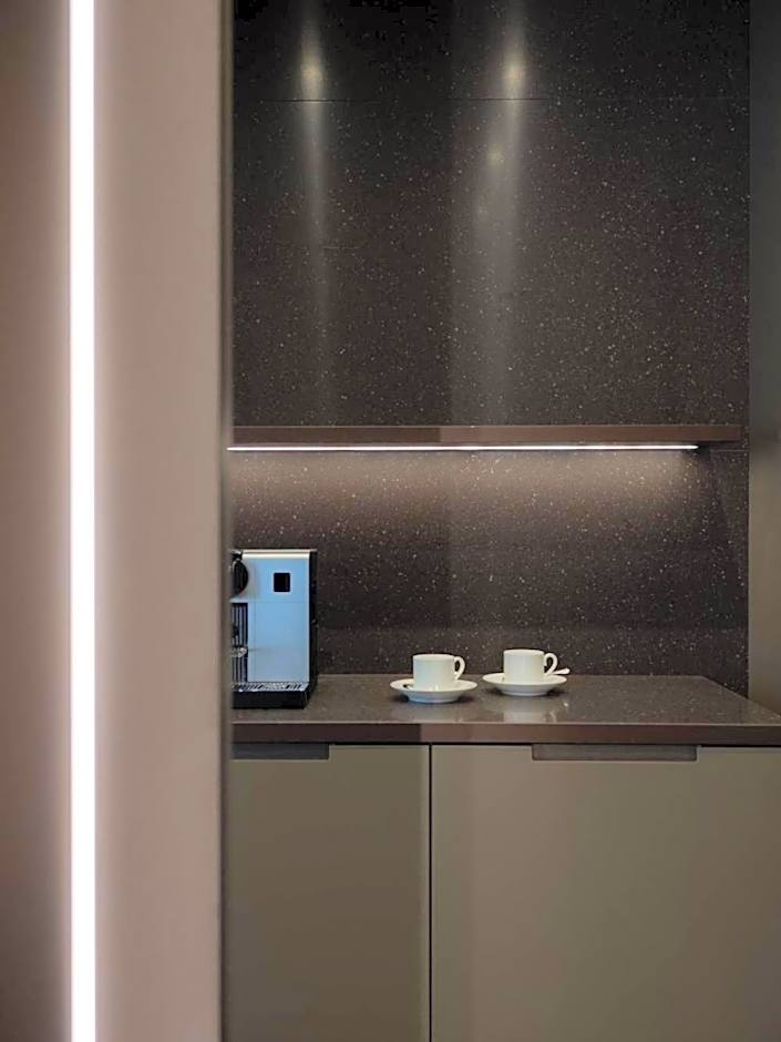 The Glam Boutique Hotel & Apt