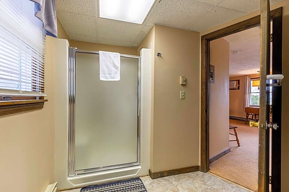 Inn Between the Beaches & Villager